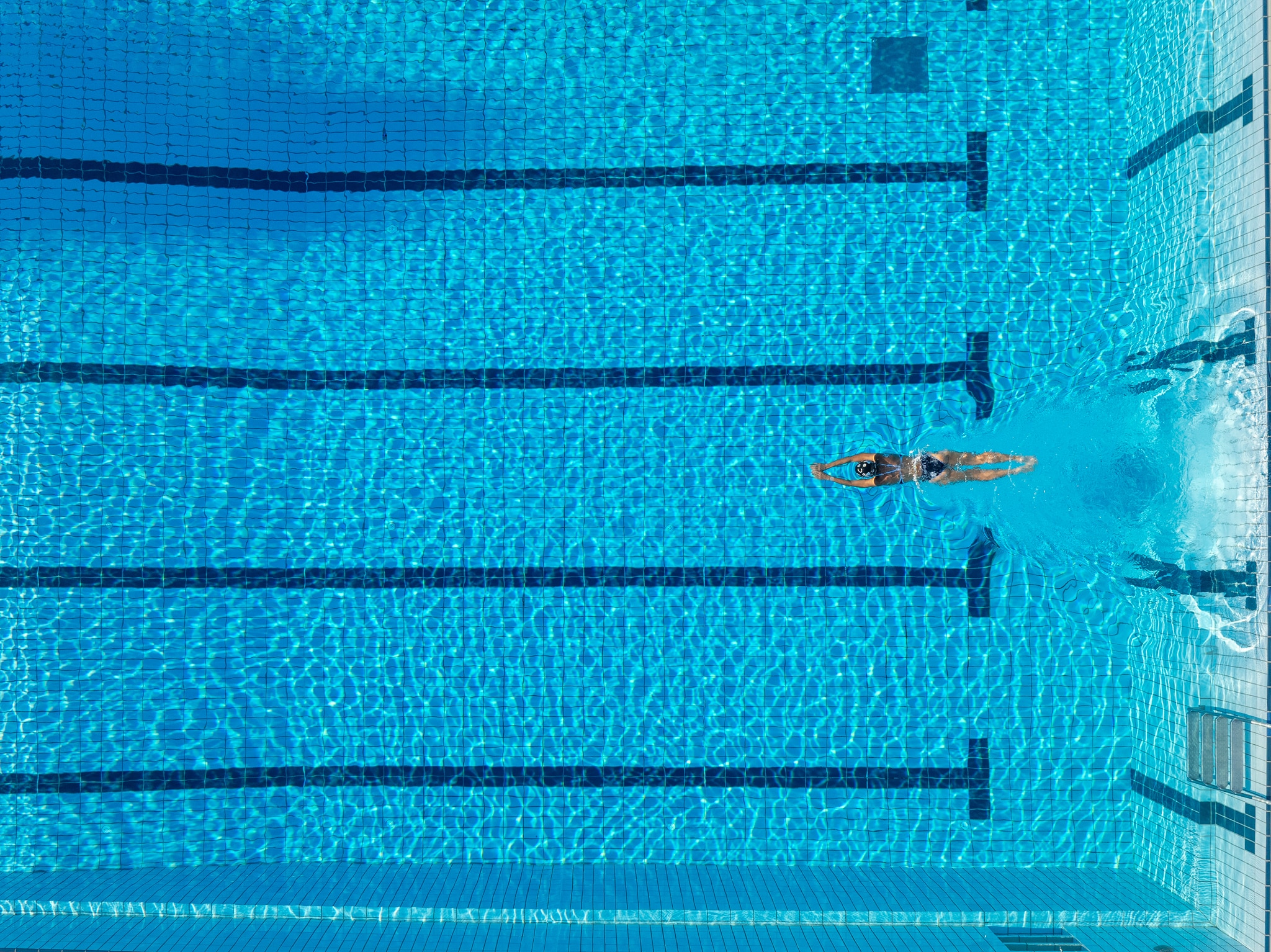© Parktherme Bad Radkersburg_Fotograf Harald Eisenberger_Sportbecken_Schwimmerin_web-39